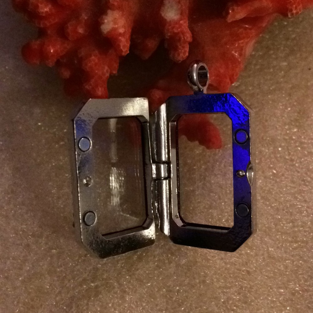 Crystal Locket Pendent - image 4